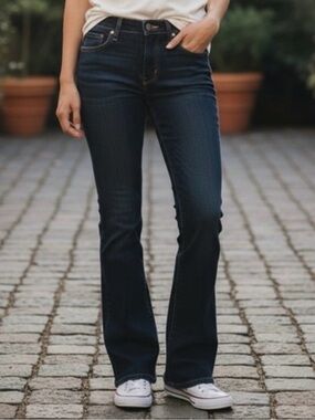 Levi’s Copper Button Stretch Jeans Size 30”